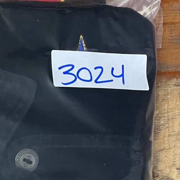 Dressbarn women’s 14/16 Ugly Christmas Sweater Vest Black Velvet beading - Picture 8 of 8